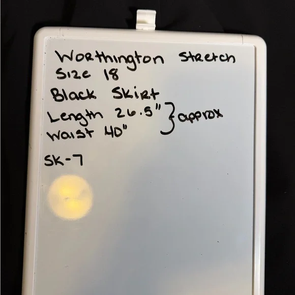 Worthinfton Classic Black Pencil Skirt - size 18 - Picture 5 of 5